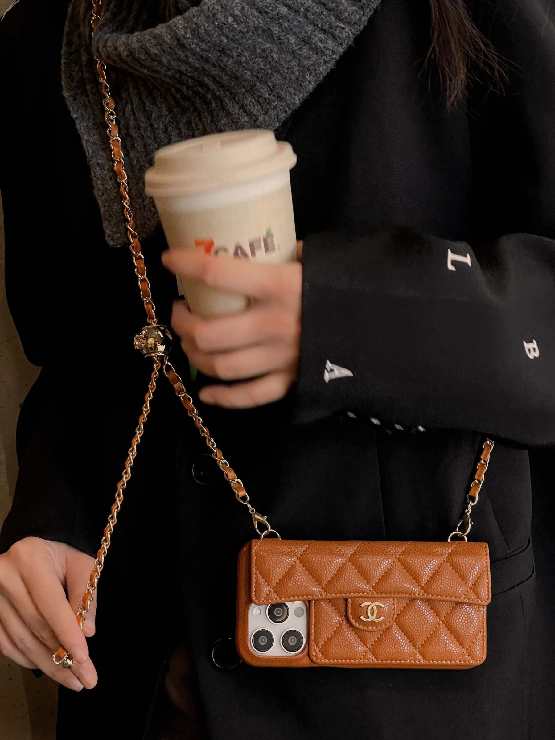 luxury-wallet-iphone-case-with-hand-crossbody-chain-9690