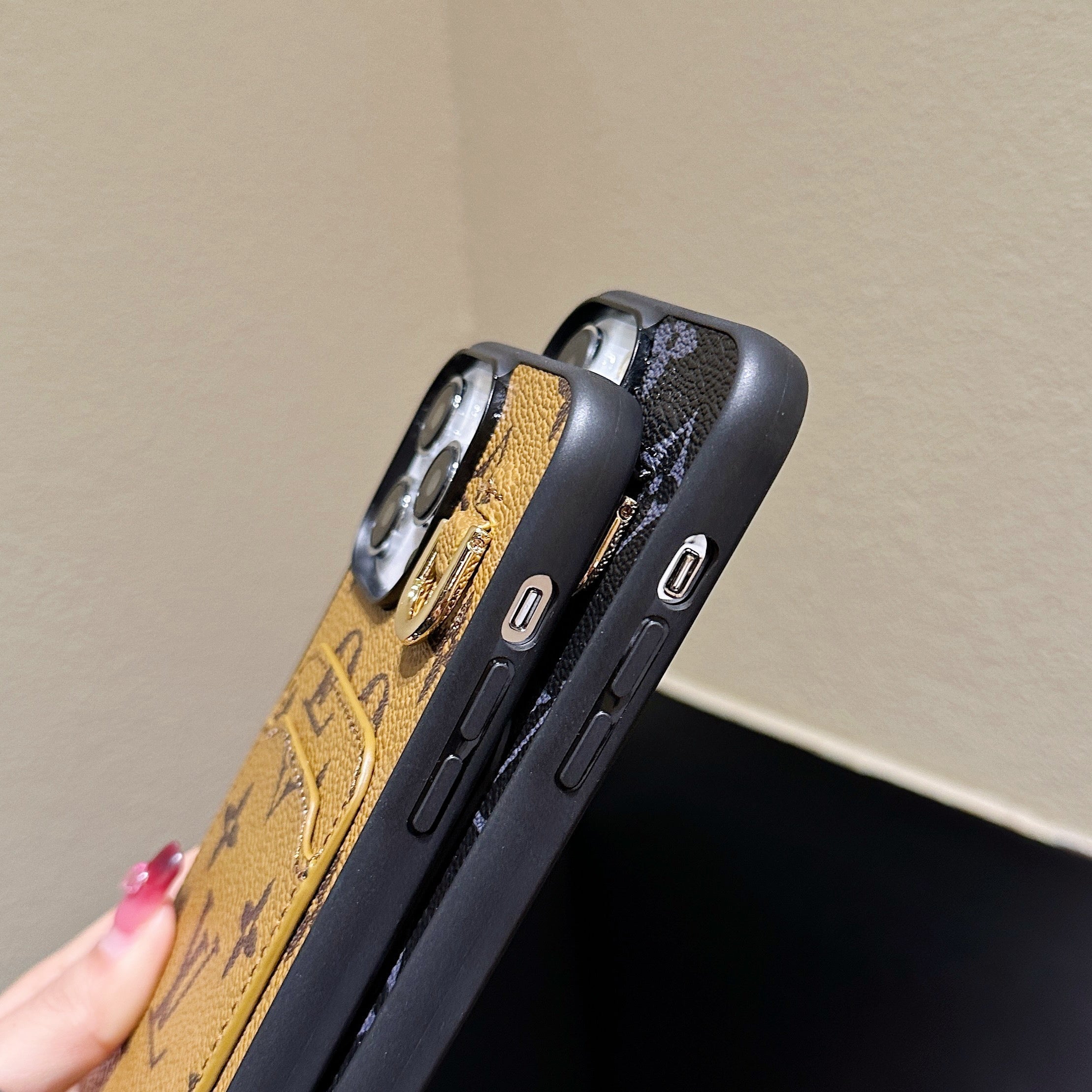 lou-card-holder-leather-iphone-case-5876