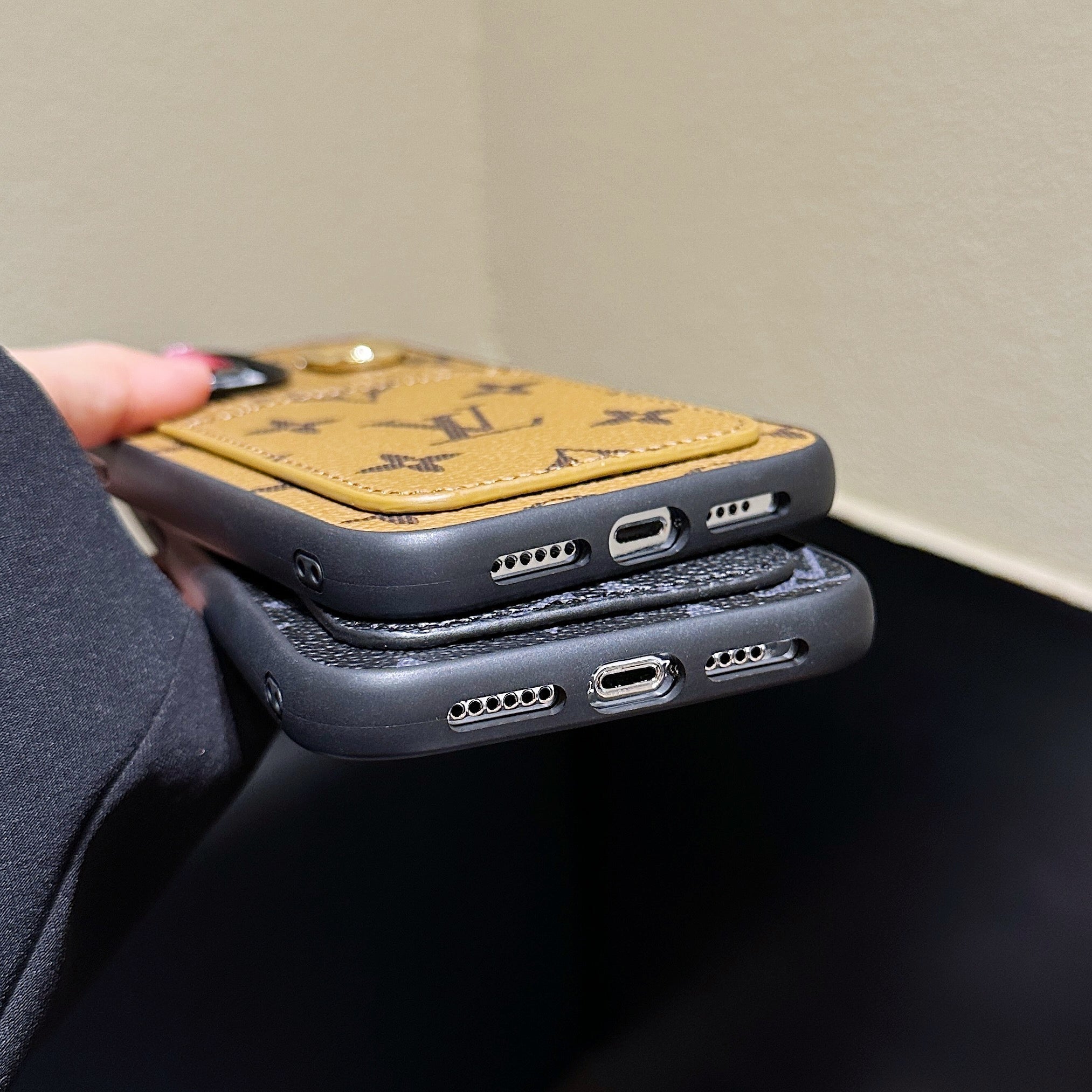 lou-card-holder-leather-iphone-case-5876