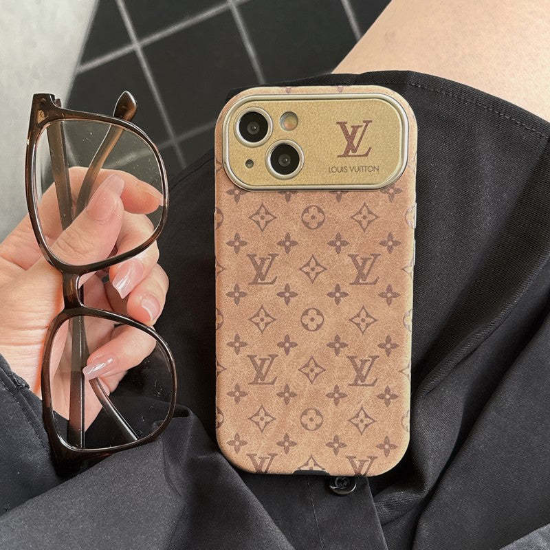 lou-brown-black-classic-leather-iphone-case-8776