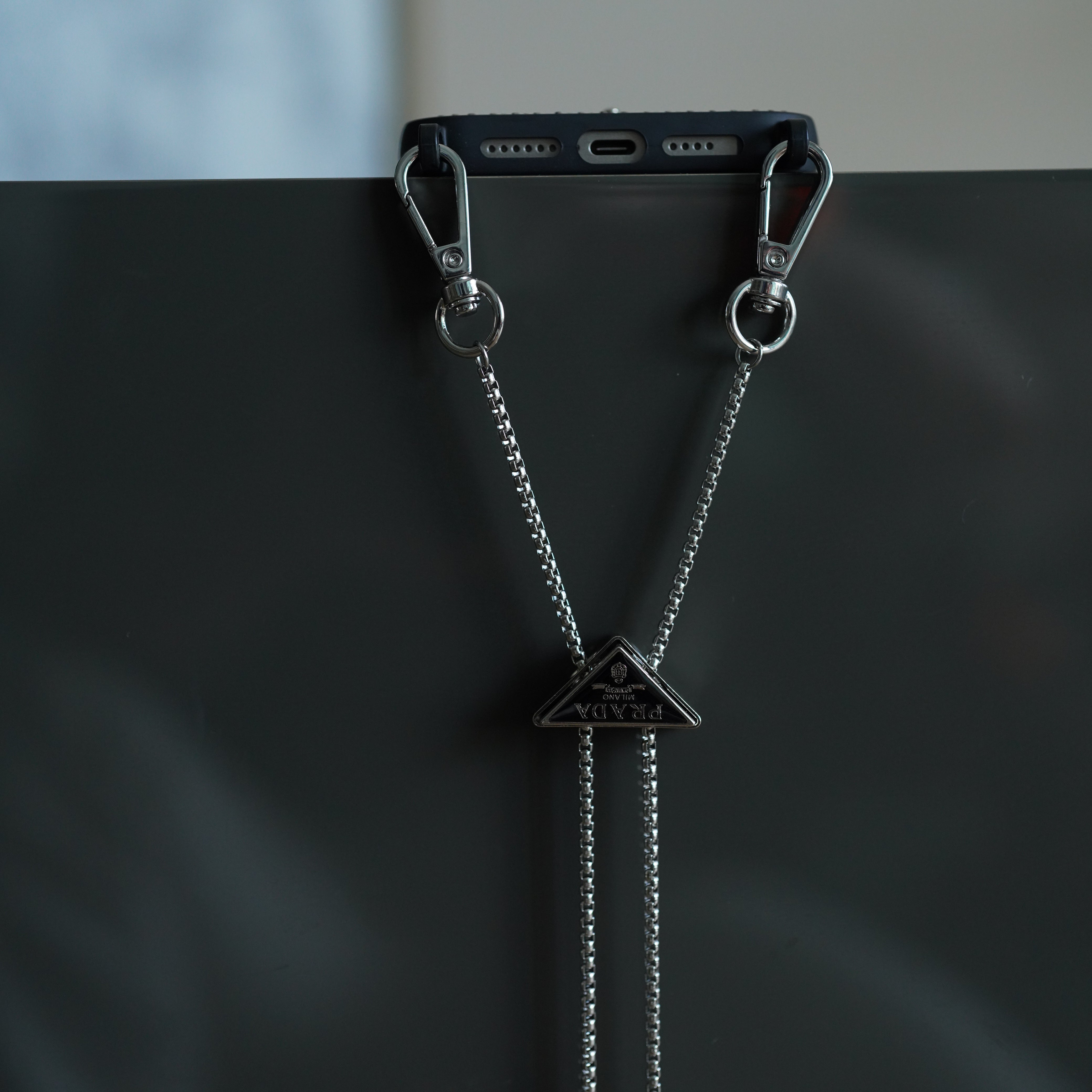 pra-diamond-crossbody-iphone-case-7891