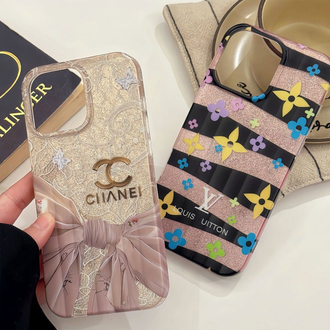 chic-elegance-luxury-pearl-embellished-iphone-case-7431