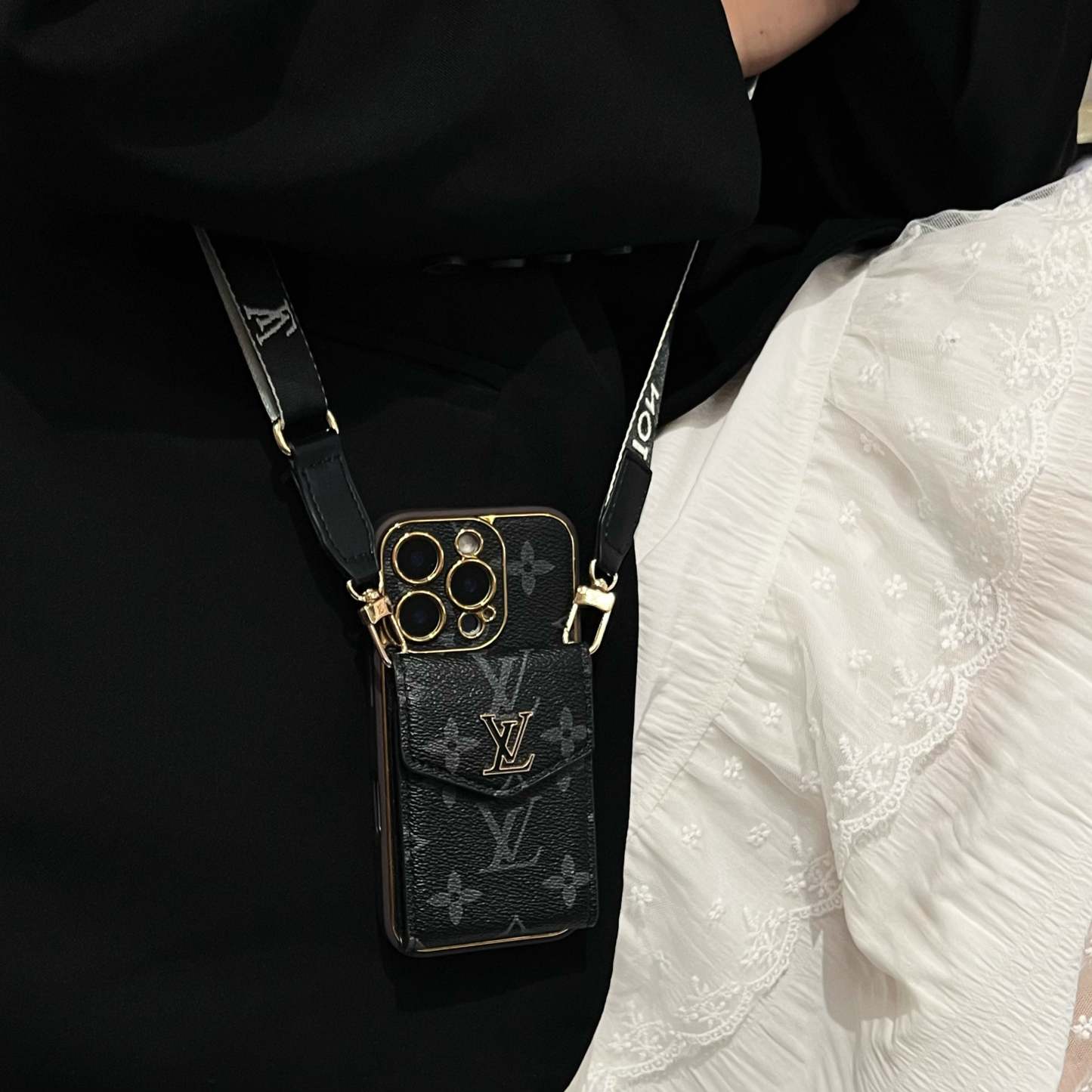 lou-classic-leather-iphone-case-with-card-wallet-and-strap-7384