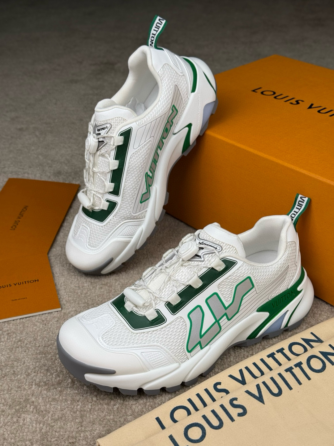 louis-vuitton-sneaker-lsvt1511-7036