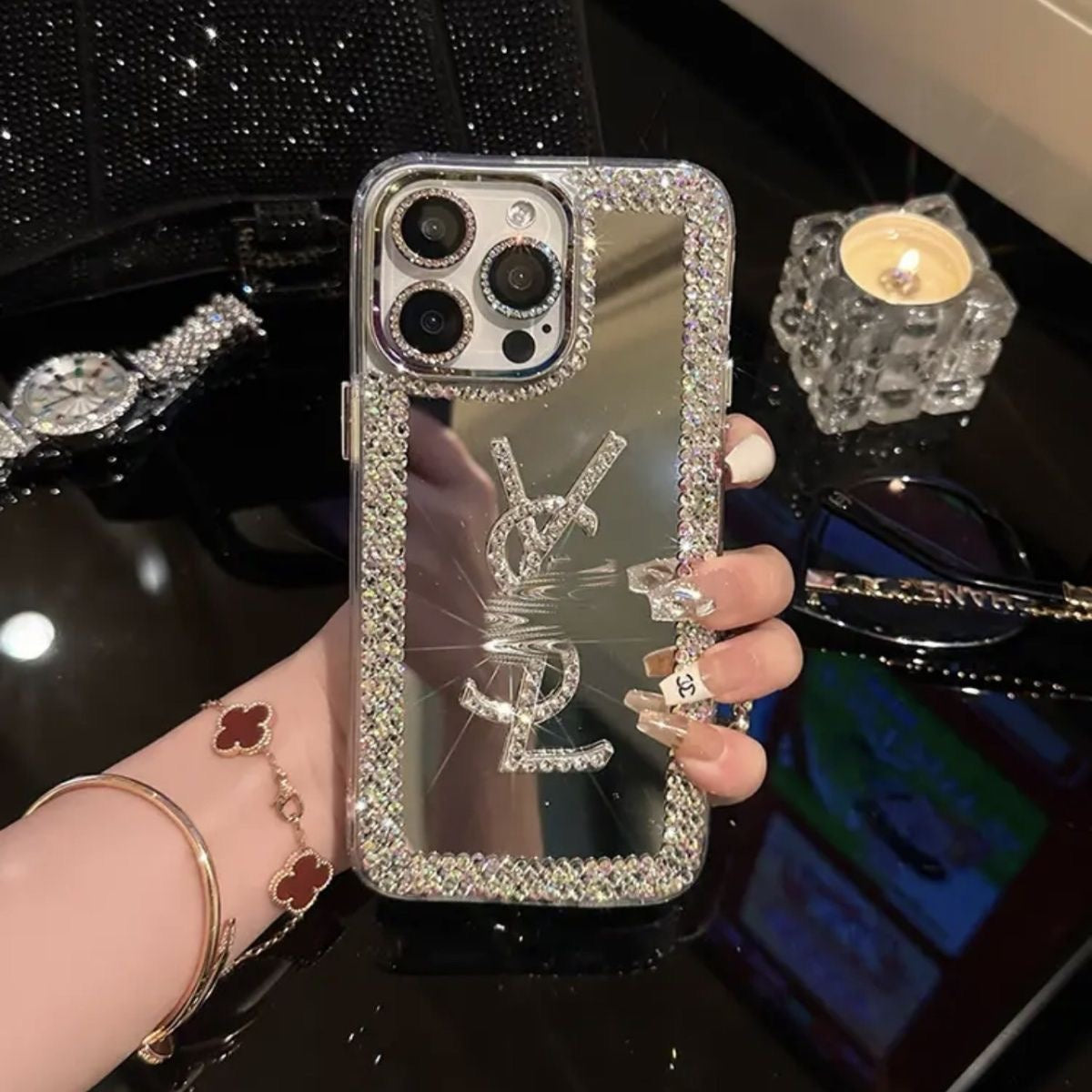 glamorous-beauty-mirror-iphone-case-makeup-style-on-the-go-9108