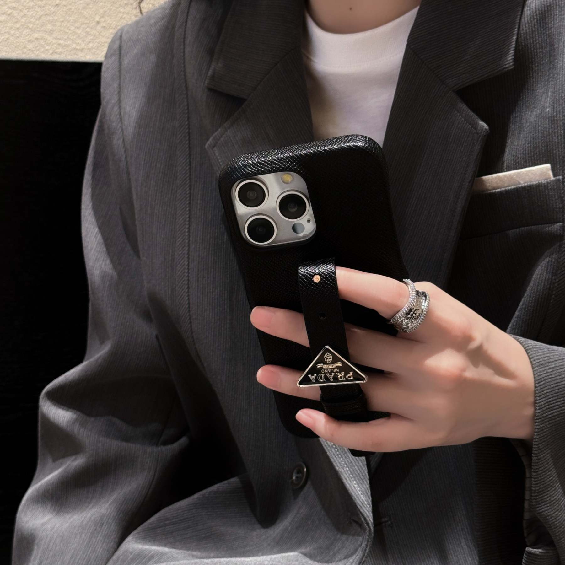 pra-leather-handle-iphone-case-2509