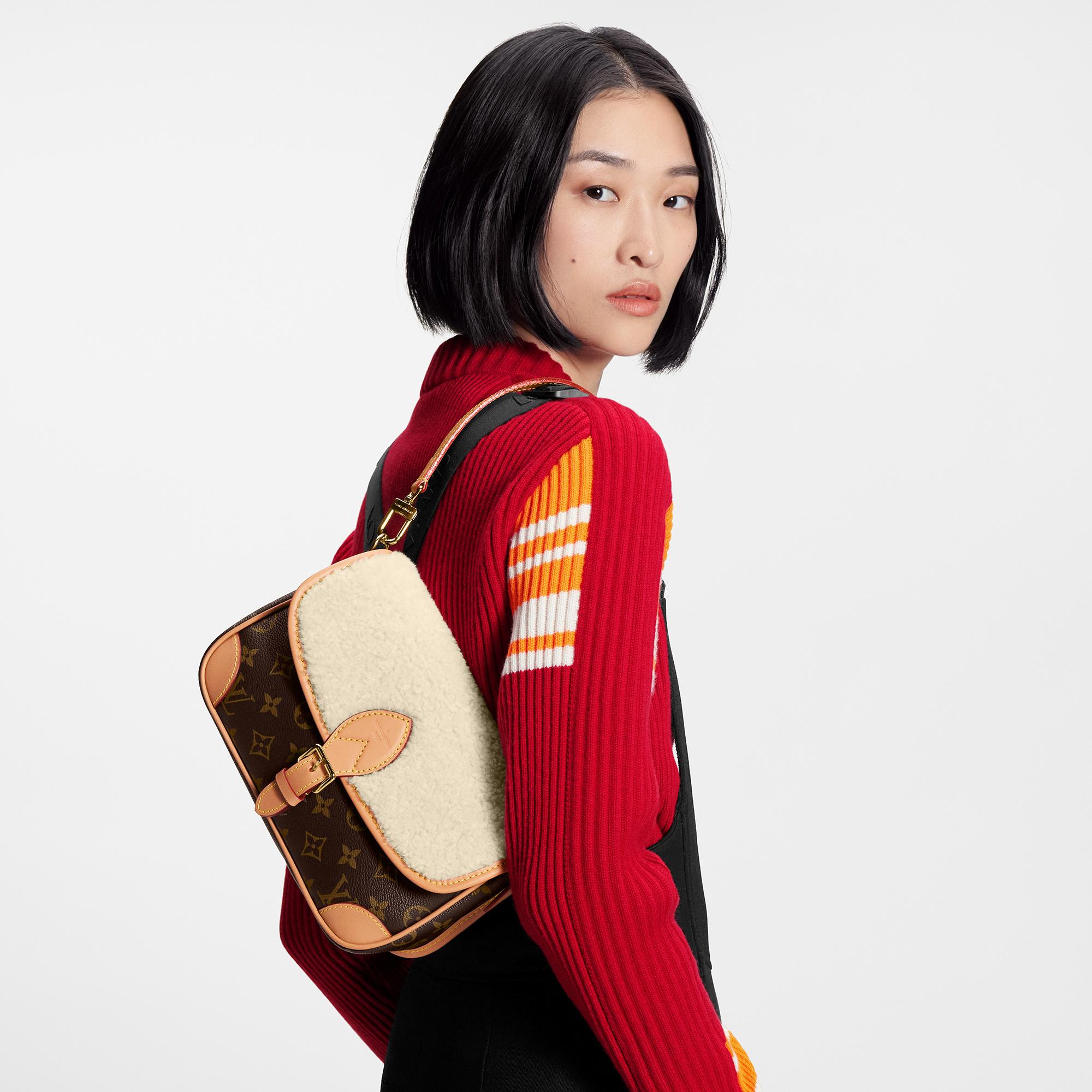 L-bag Diane Handbag M46317