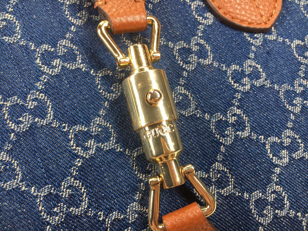 GC302  11.8x9.5x4.7inch