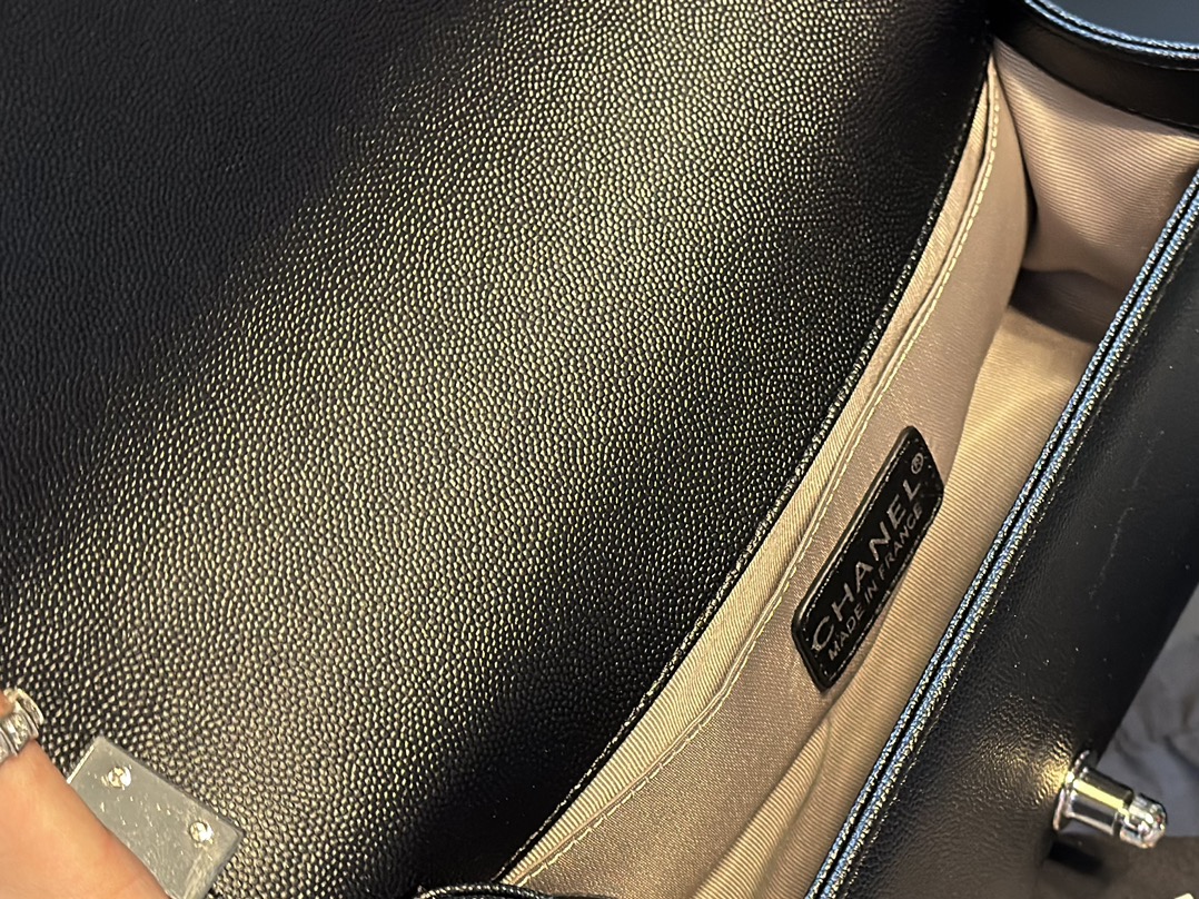 cc-new-arrival-leboy-caviar-leather-size-25-cm-7590