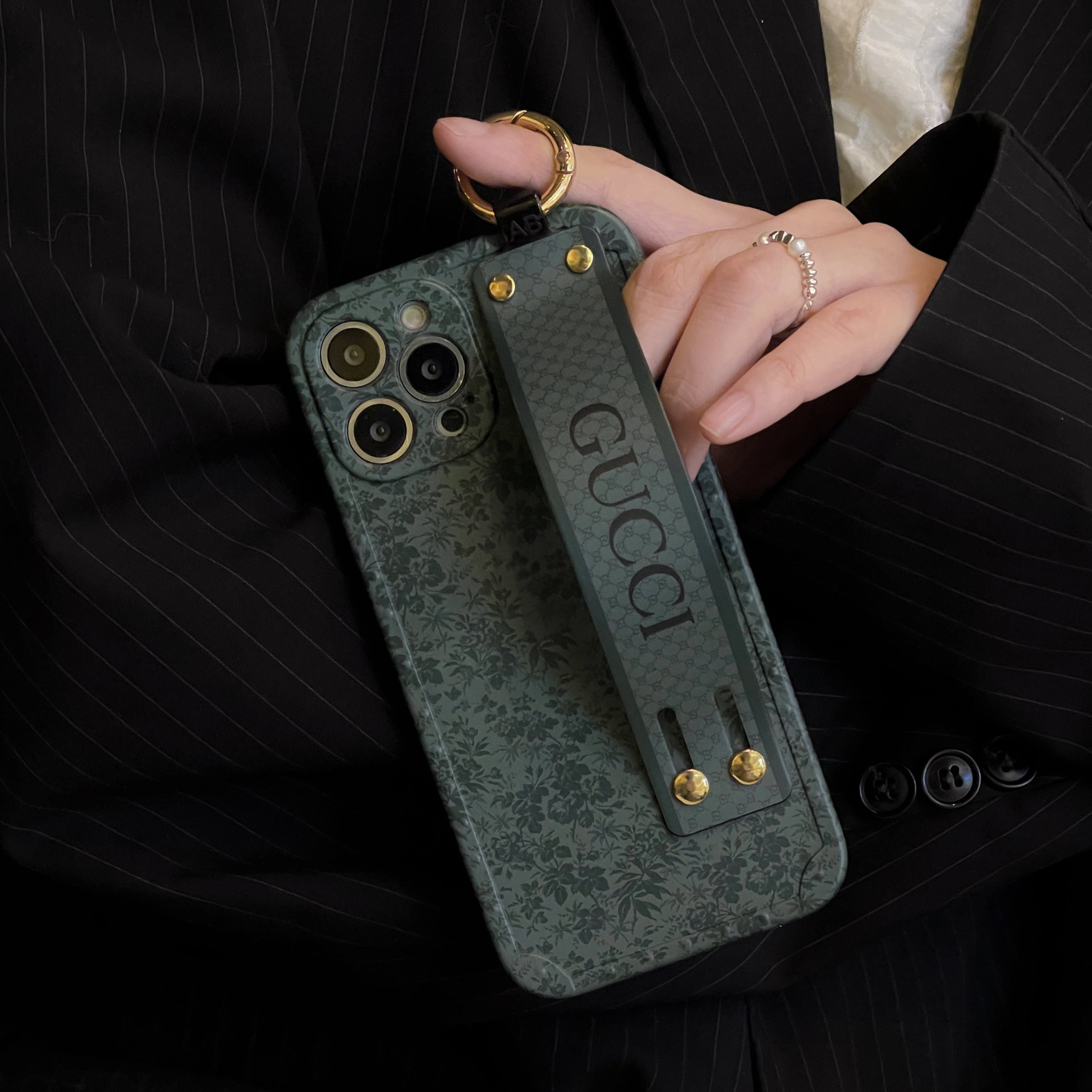 gg-wristband-iphone-case-6995