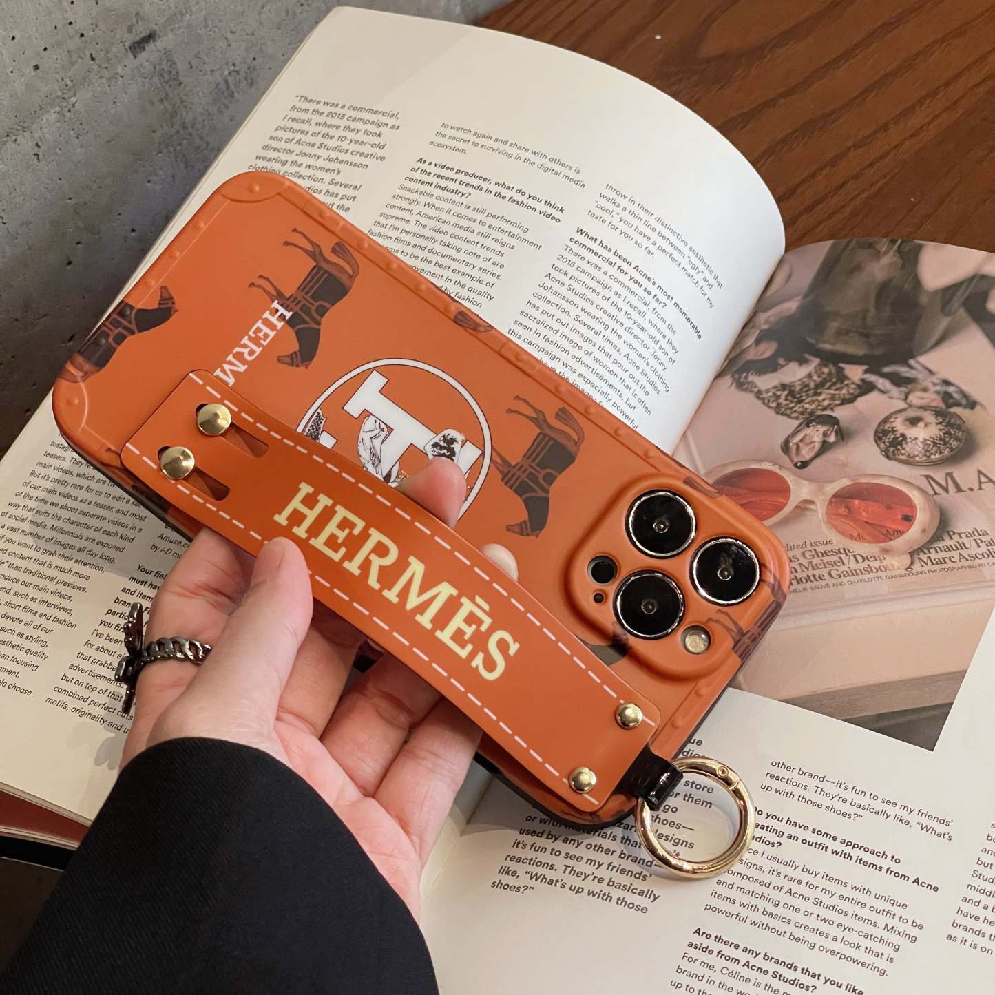 h-wristband-iphone-case-6660