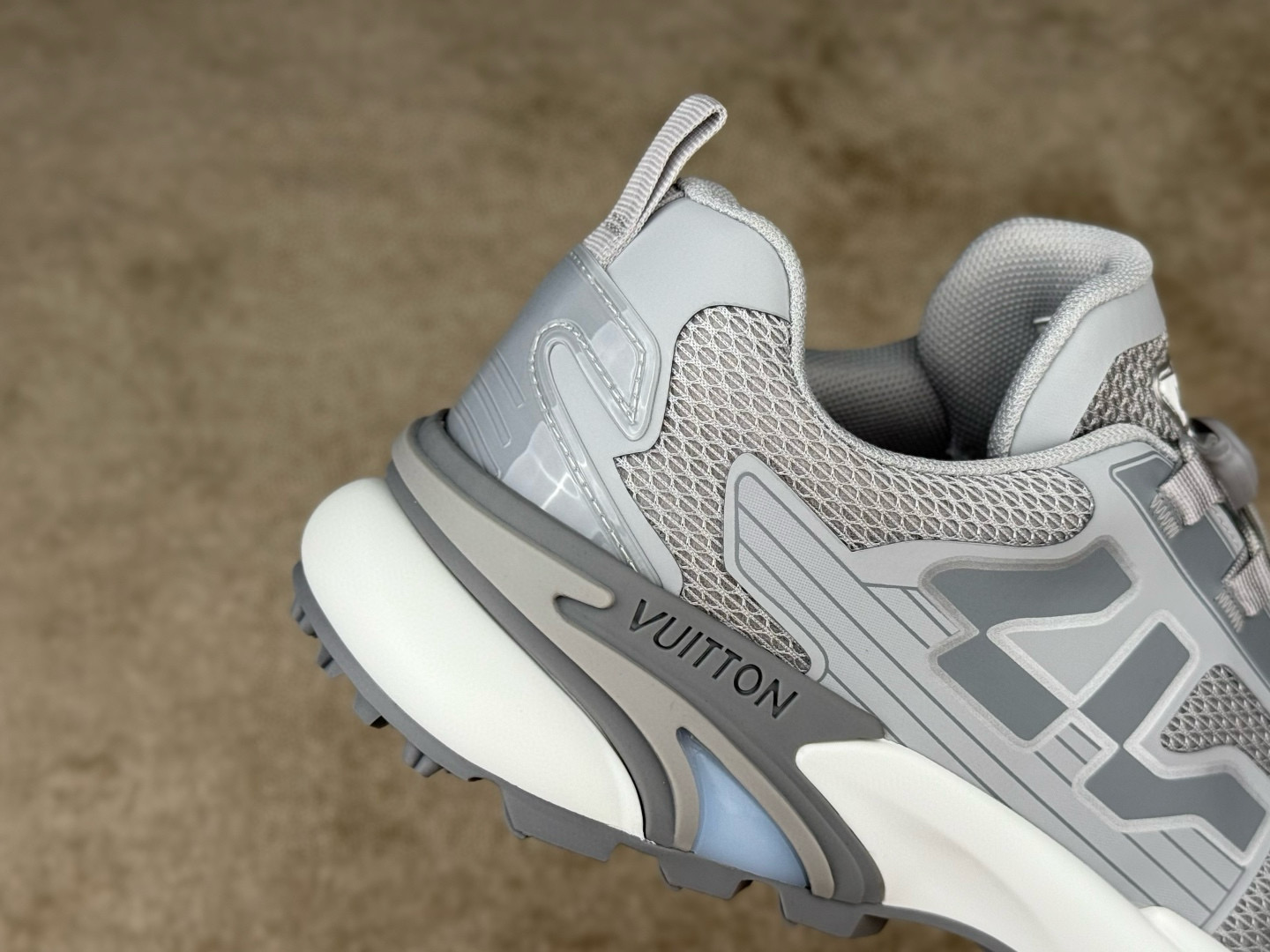 louis-vuitton-sneaker-lsvt1507-8627