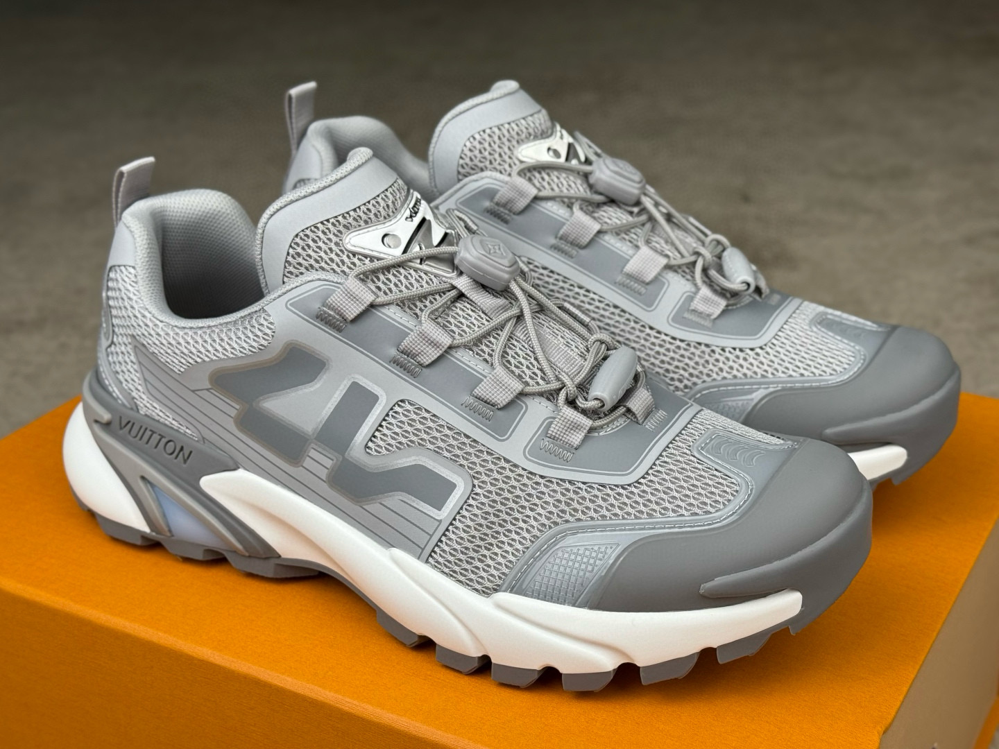 louis-vuitton-sneaker-lsvt1507-8627