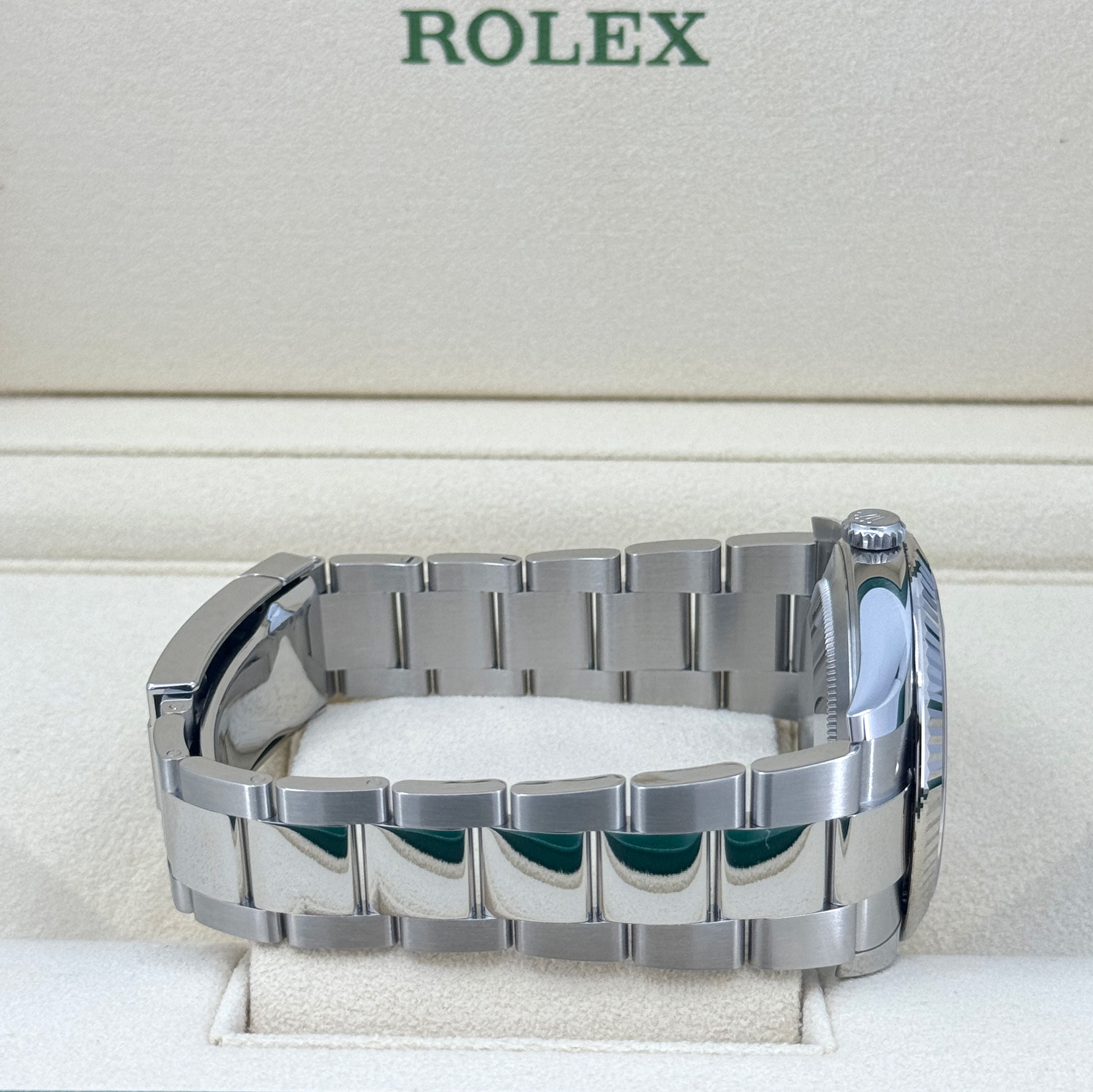 Rolex Datejust 41mm, Oystersteel and 18k White Gold, Ref# 126334-0027
