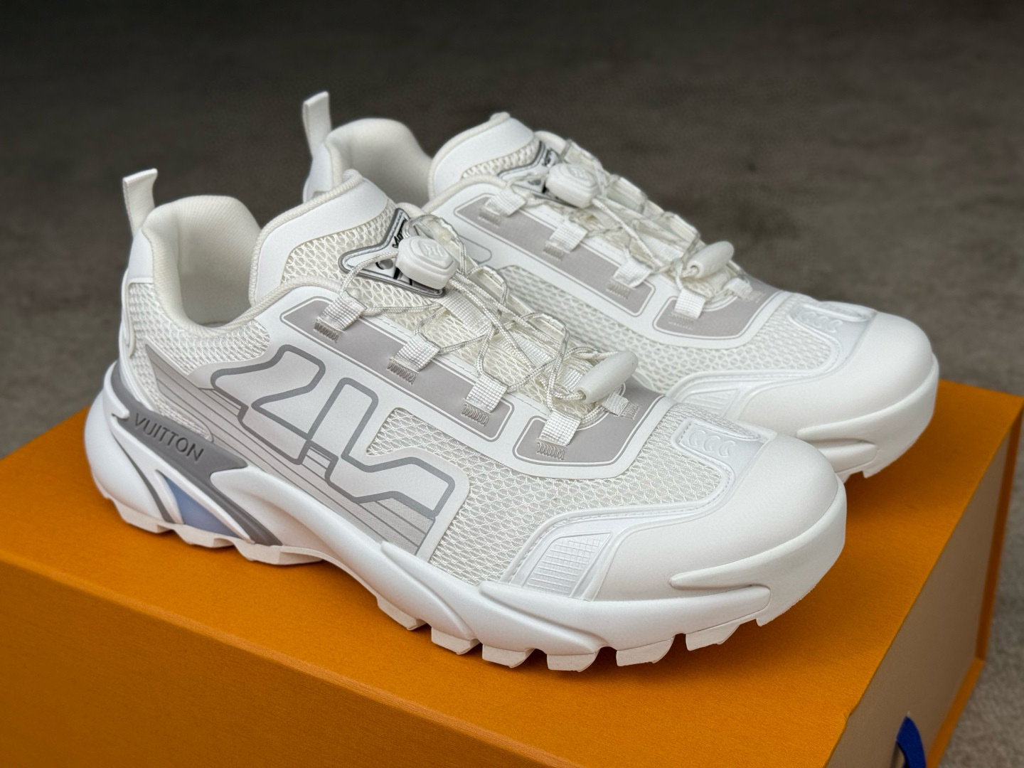 louis-vuitton-sneaker-lsvt1510-7245