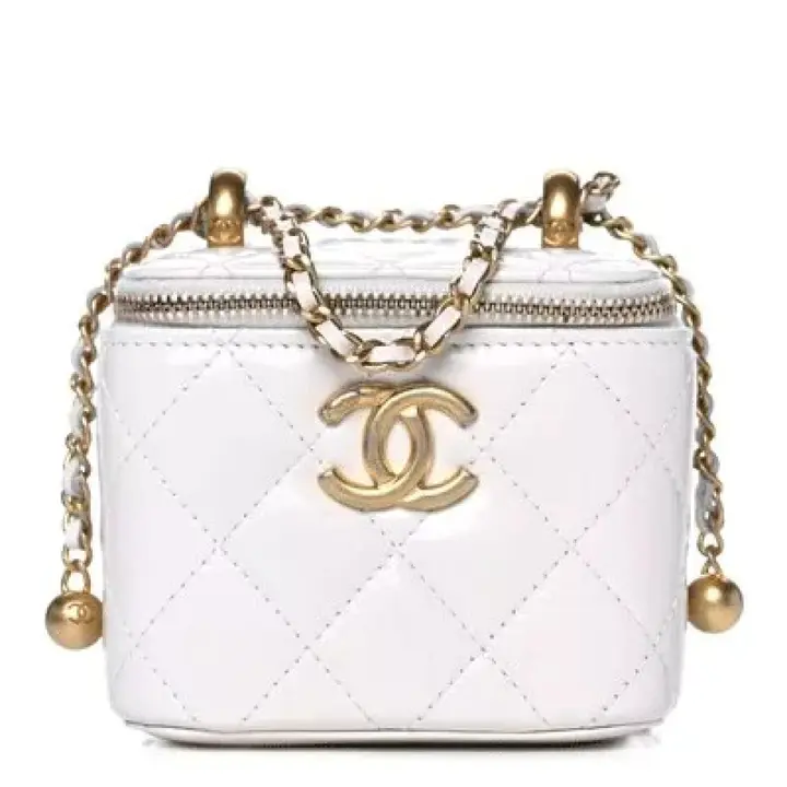 cc-calfskin-quilted-mini-perfect-fit-vanity-case-with-chain-white-2313
