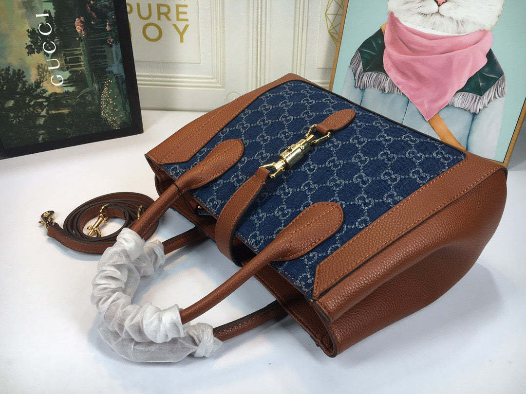 GC302  11.8x9.5x4.7inch