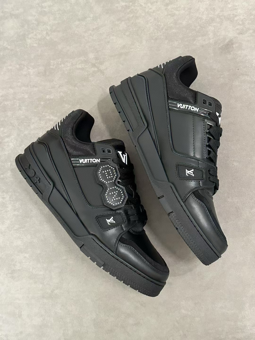 louis-vuitton-sneaker-lsvt1504-2471