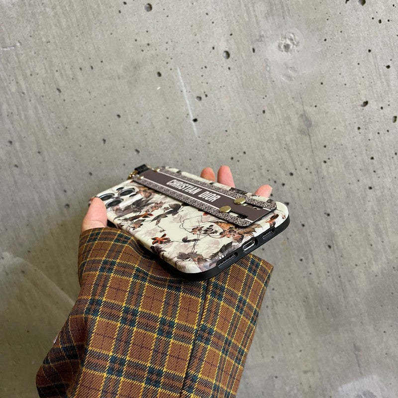 cd-maple-leaf-wristband-iphone-case-4808