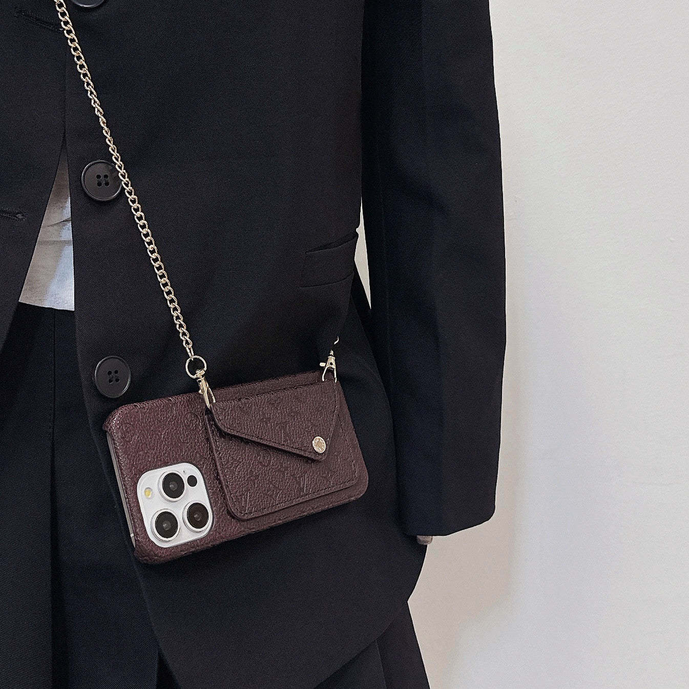 lou-chain-iphone-case-3414