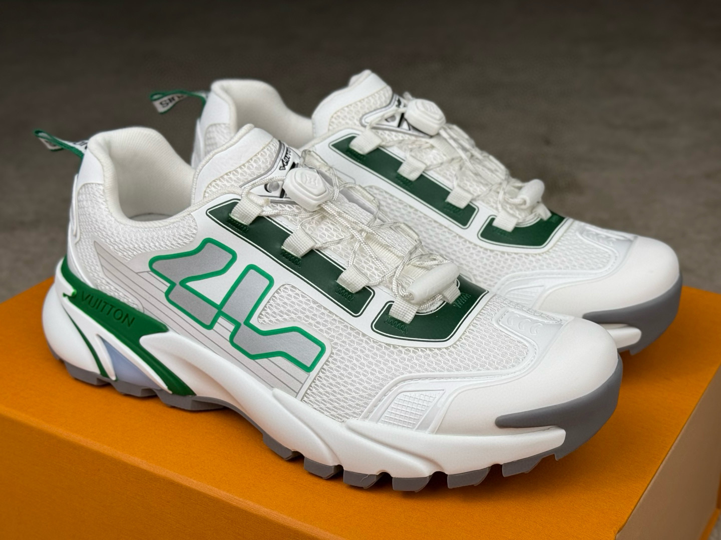 louis-vuitton-sneaker-lsvt1511-7036