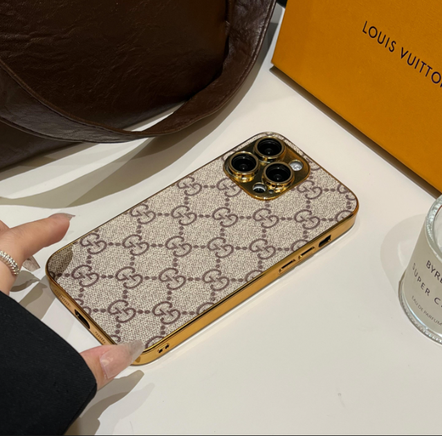 lou-classic-monogram-iphone-case-with-electroplated-gold-edges-2770