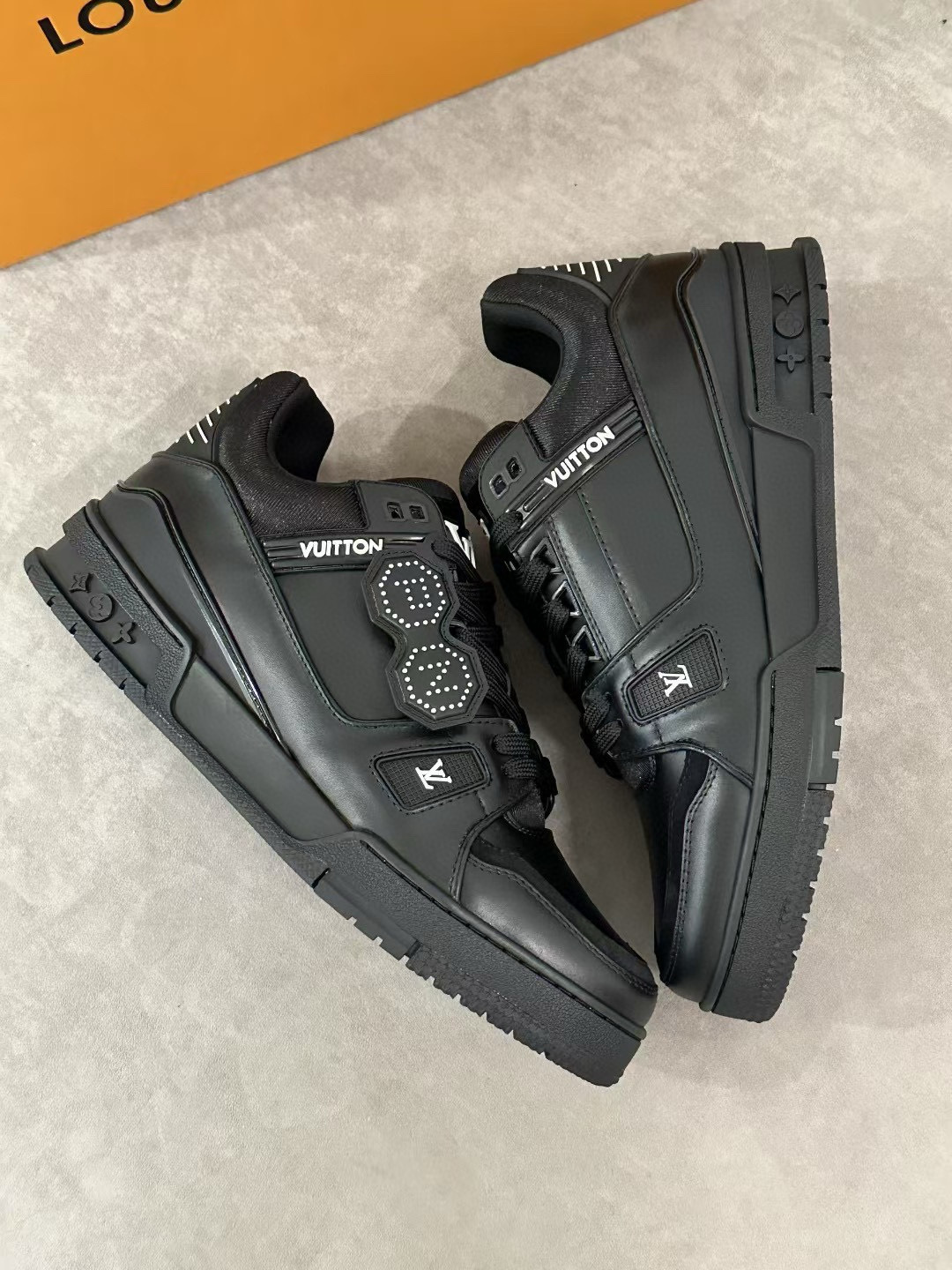 louis-vuitton-sneaker-lsvt1504-2471