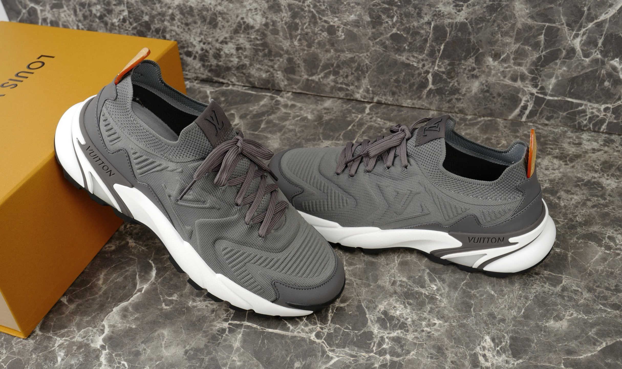 louis-vuitton-sneaker-lsvt1514-7841