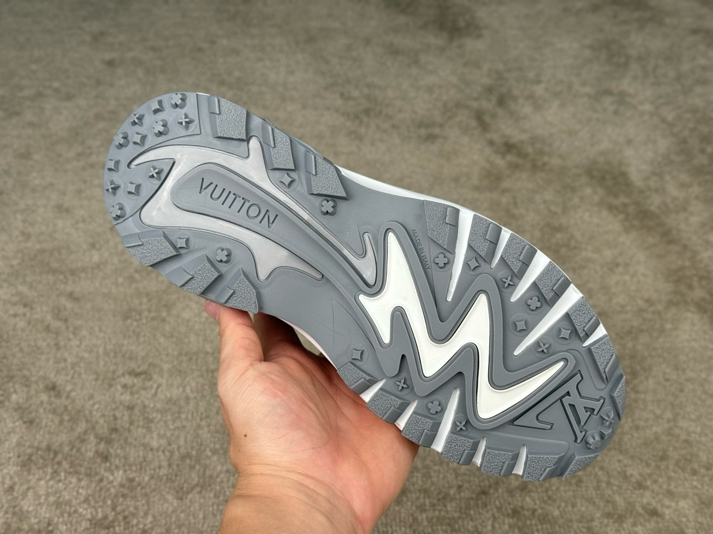 louis-vuitton-sneaker-lsvt1507-8627