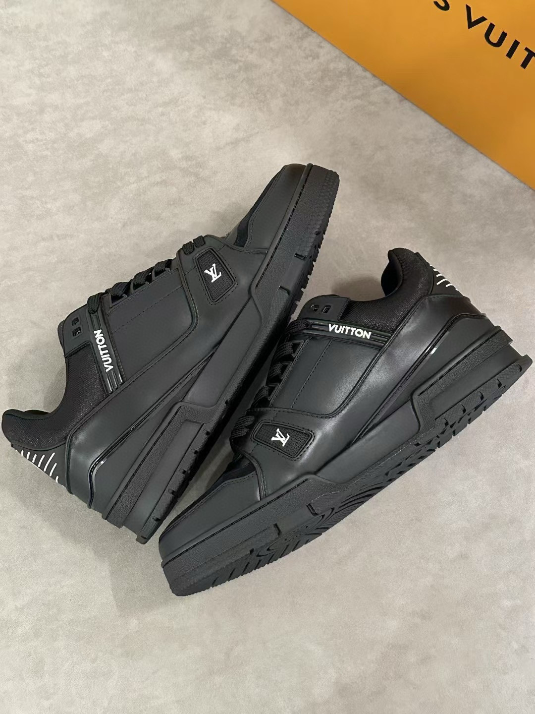 louis-vuitton-sneaker-lsvt1504-2471