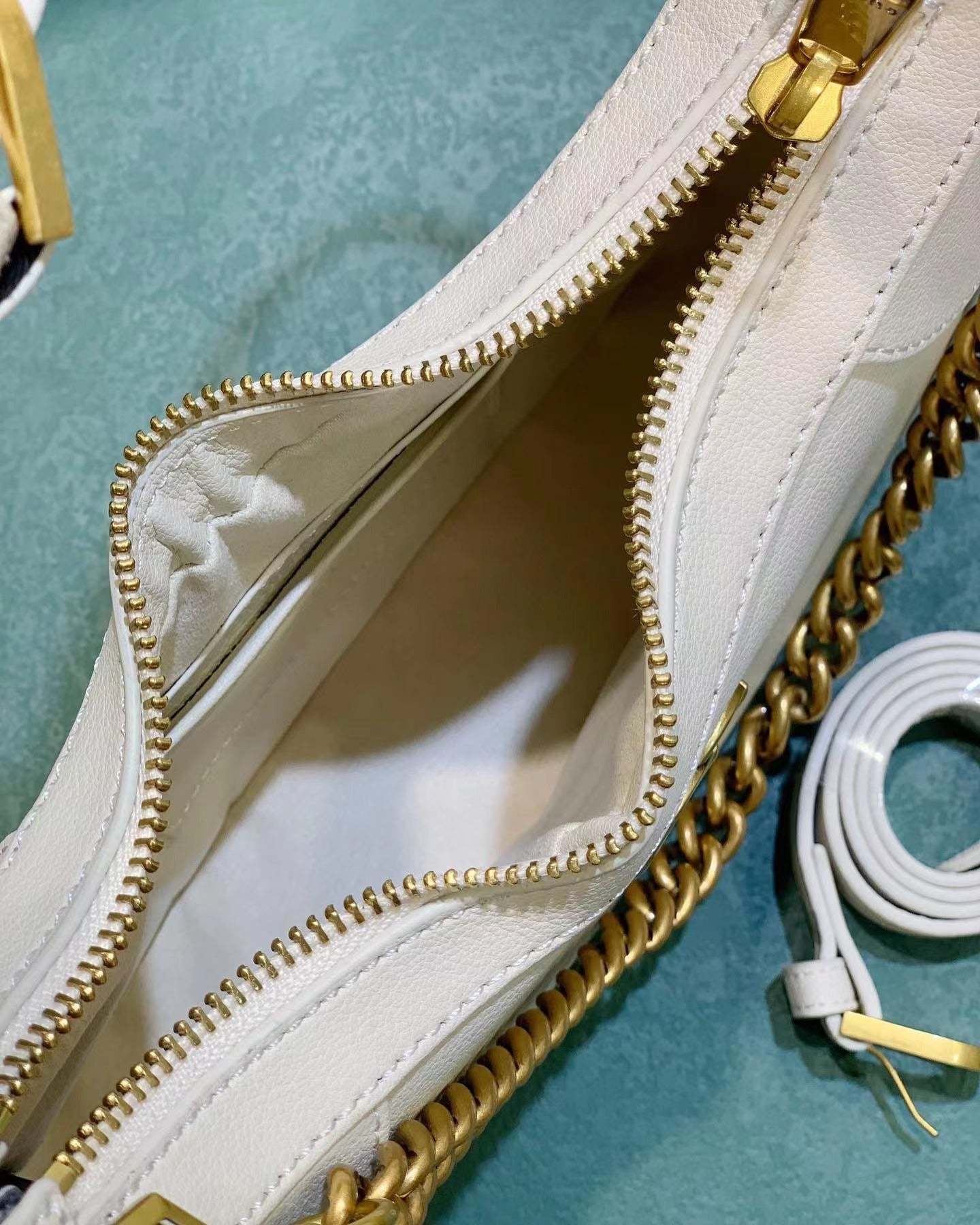 gc465-aphrodite-small-shoulder-bag-w9-9-quot-x-h7-5-quot-x-d2-8-quot-3343