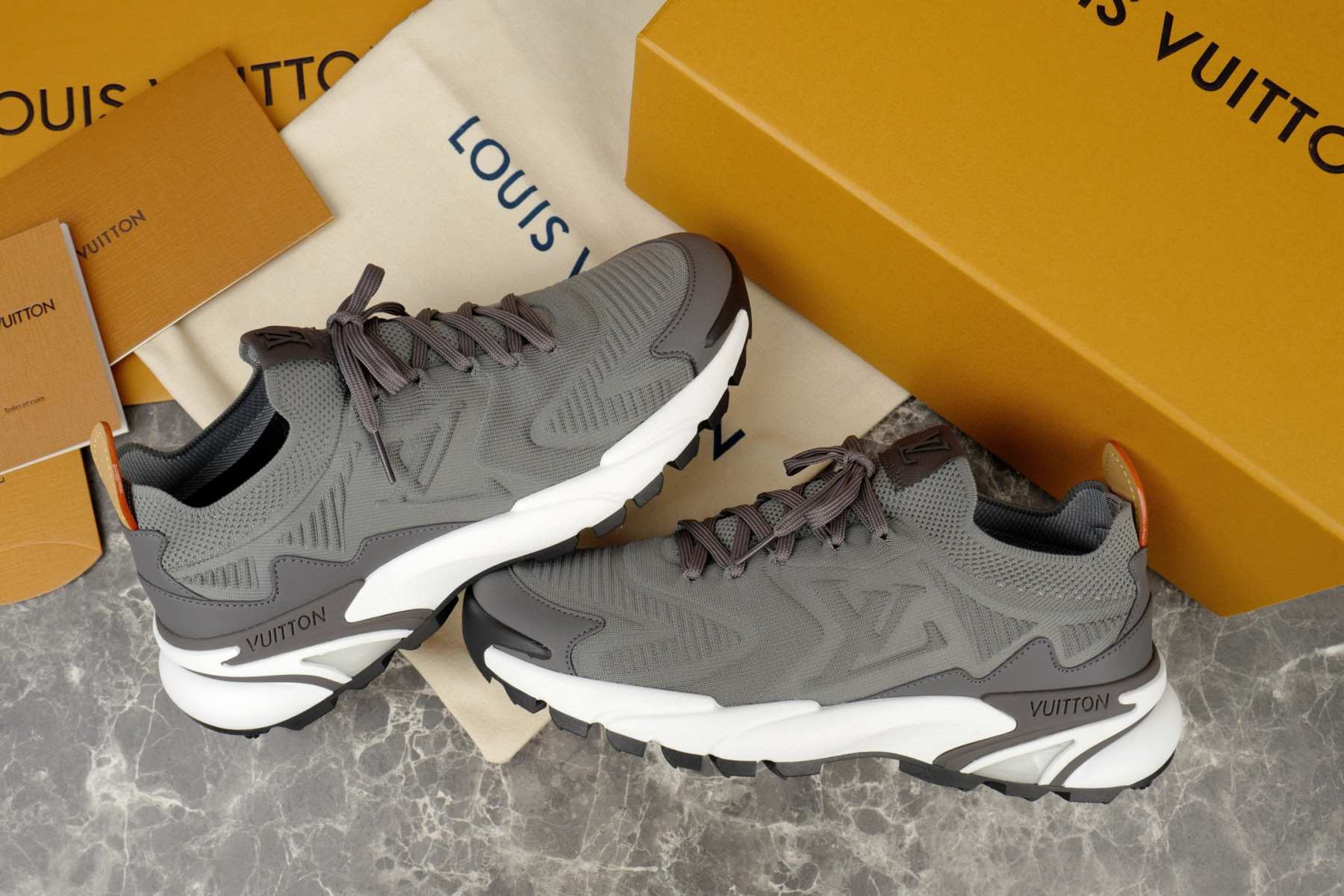 louis-vuitton-sneaker-lsvt1514-7841