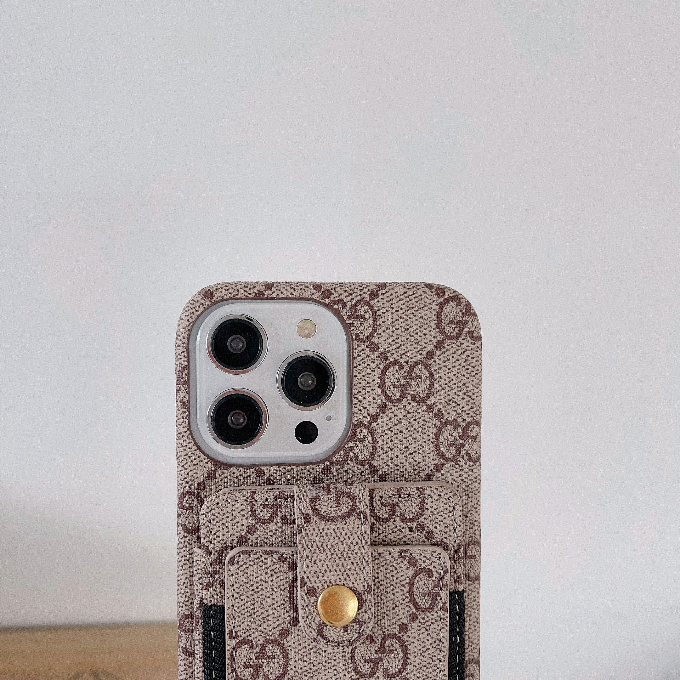 gg-card-holder-iphone-case-9533