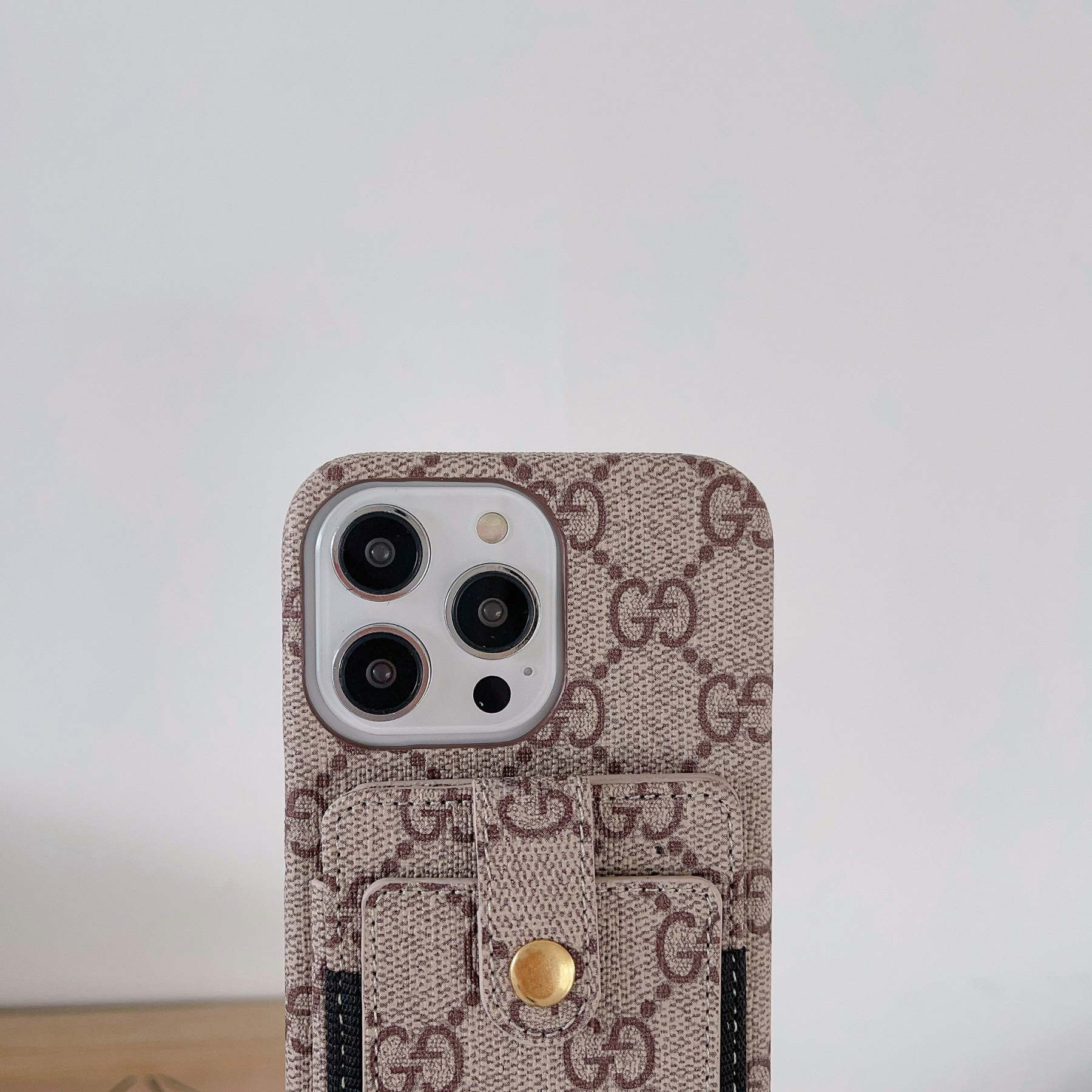 gg-card-holder-iphone-case-9533