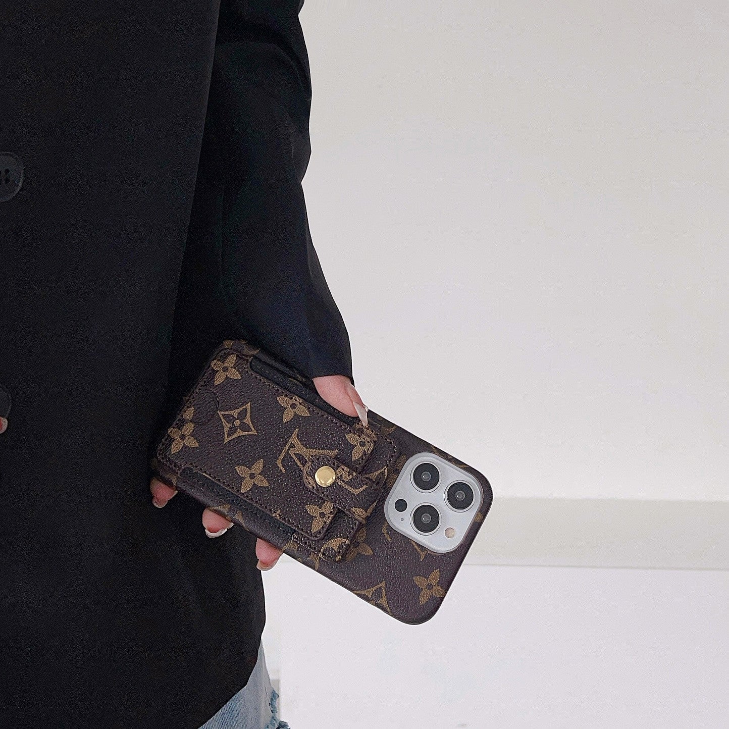 lou-card-holder-iphone-case-4257