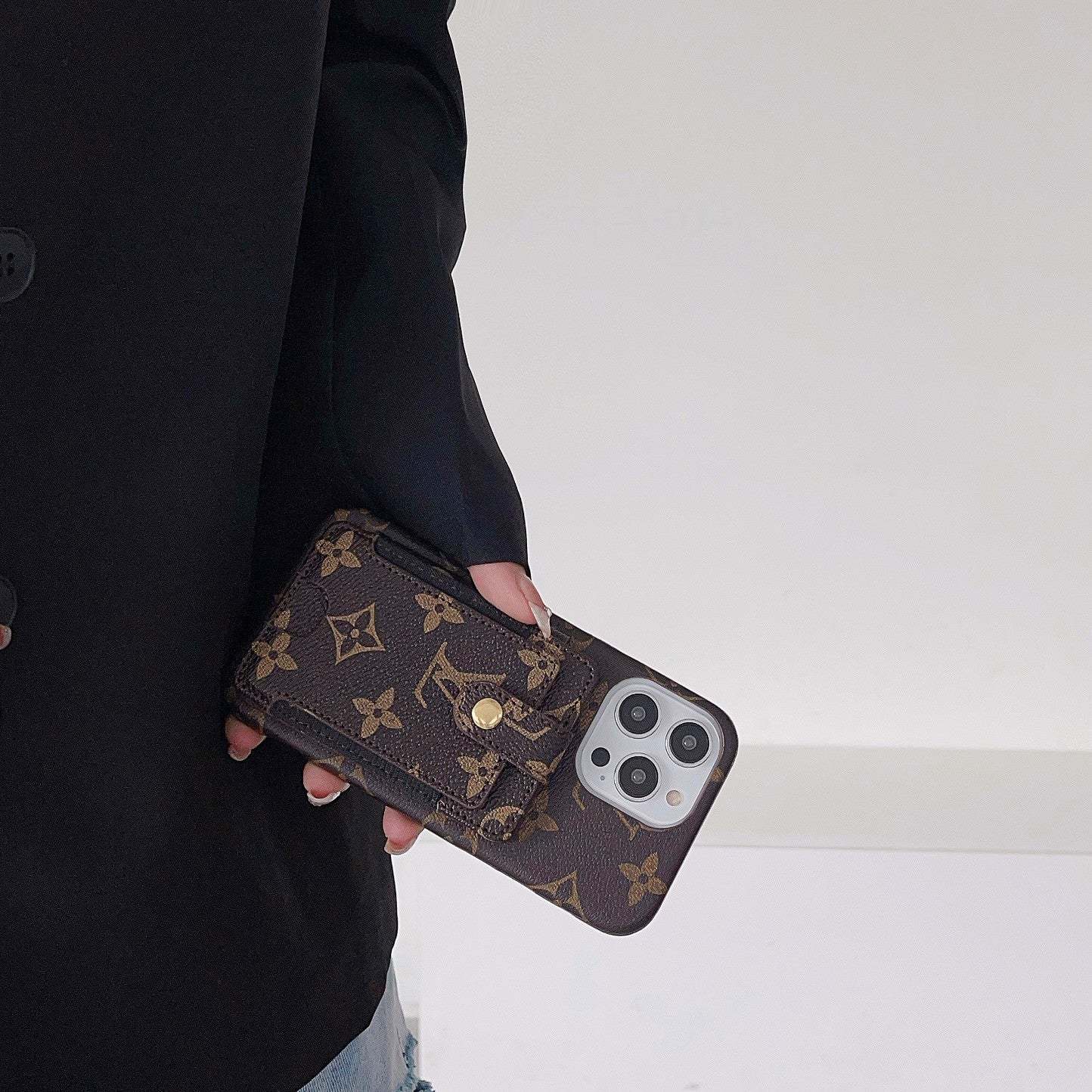 lou-card-holder-iphone-case-4257