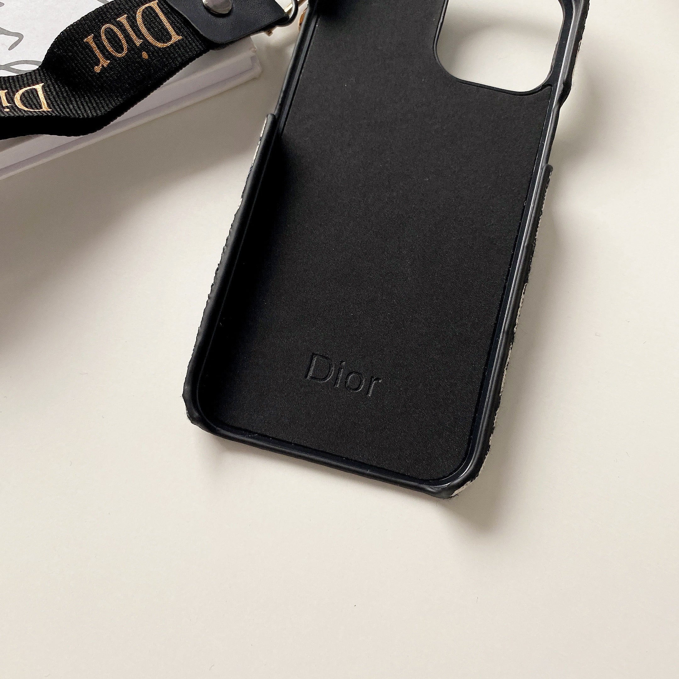 cd-iphone-case-with-strap-black-gs240315-6792