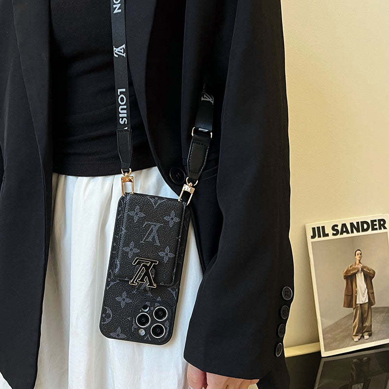 lou-card-bag-chain-black-iphone-case-2862