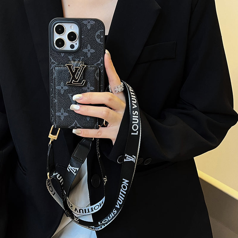 lou-card-bag-chain-black-iphone-case-2862