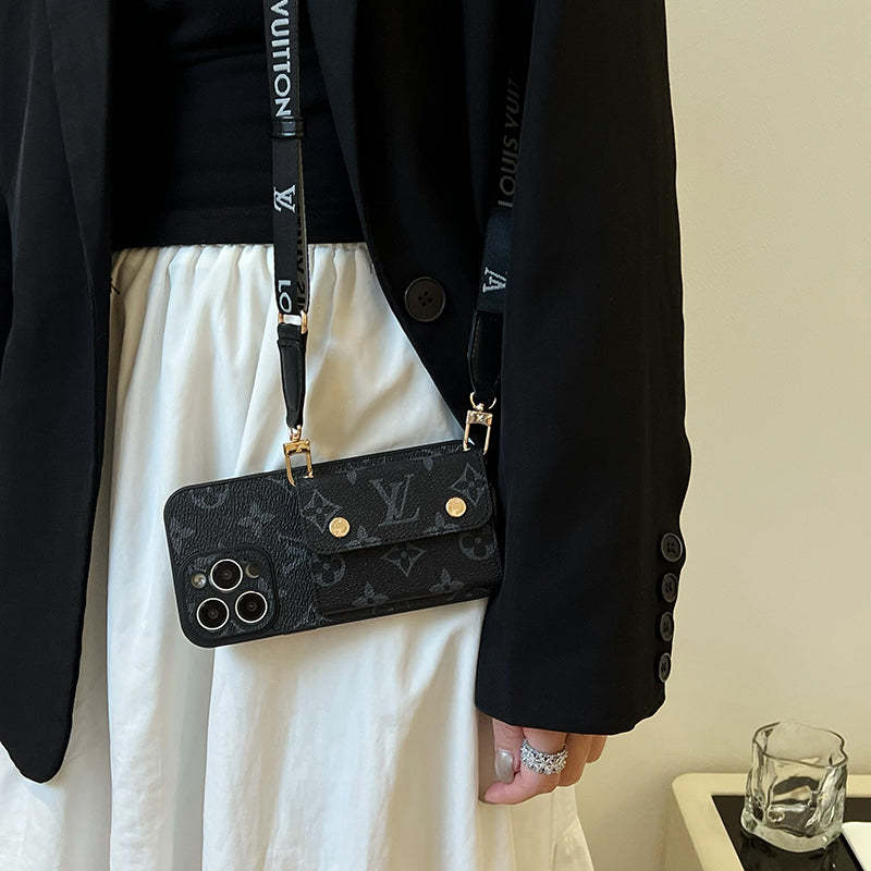 lou-card-bag-chain-black-iphone-case-9462