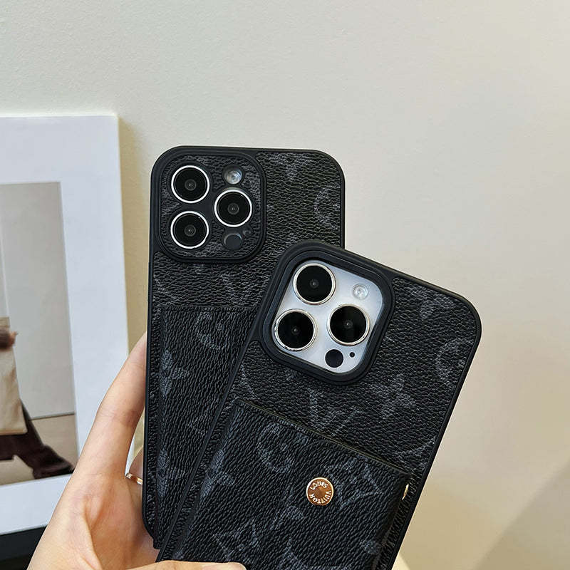 lou-card-bag-chain-black-iphone-case-9462