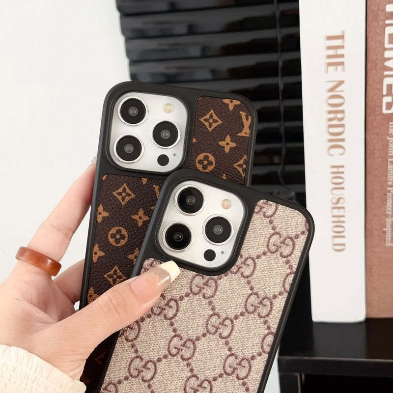 lou-classic-brown-iphone-case-525