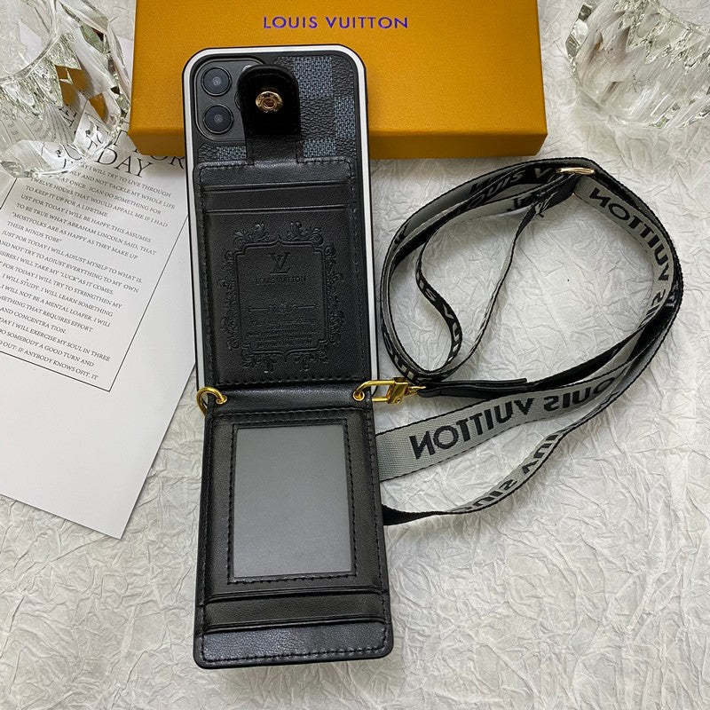 lou-card-bag-chain-iphone-case-3618