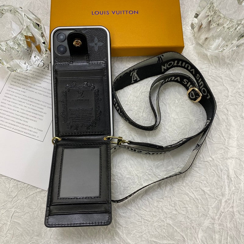 lou-card-bag-chain-iphone-case-3618