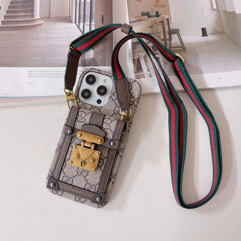 lou-gg-card-holder-chain-iphone-case-9078