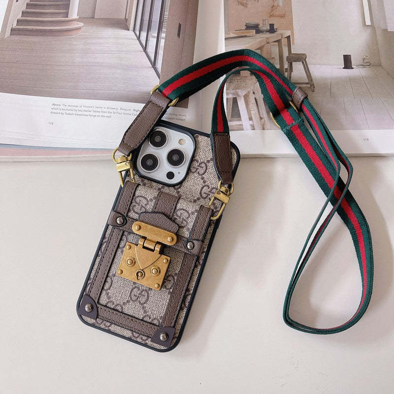 lou-gg-card-holder-chain-iphone-case-9078