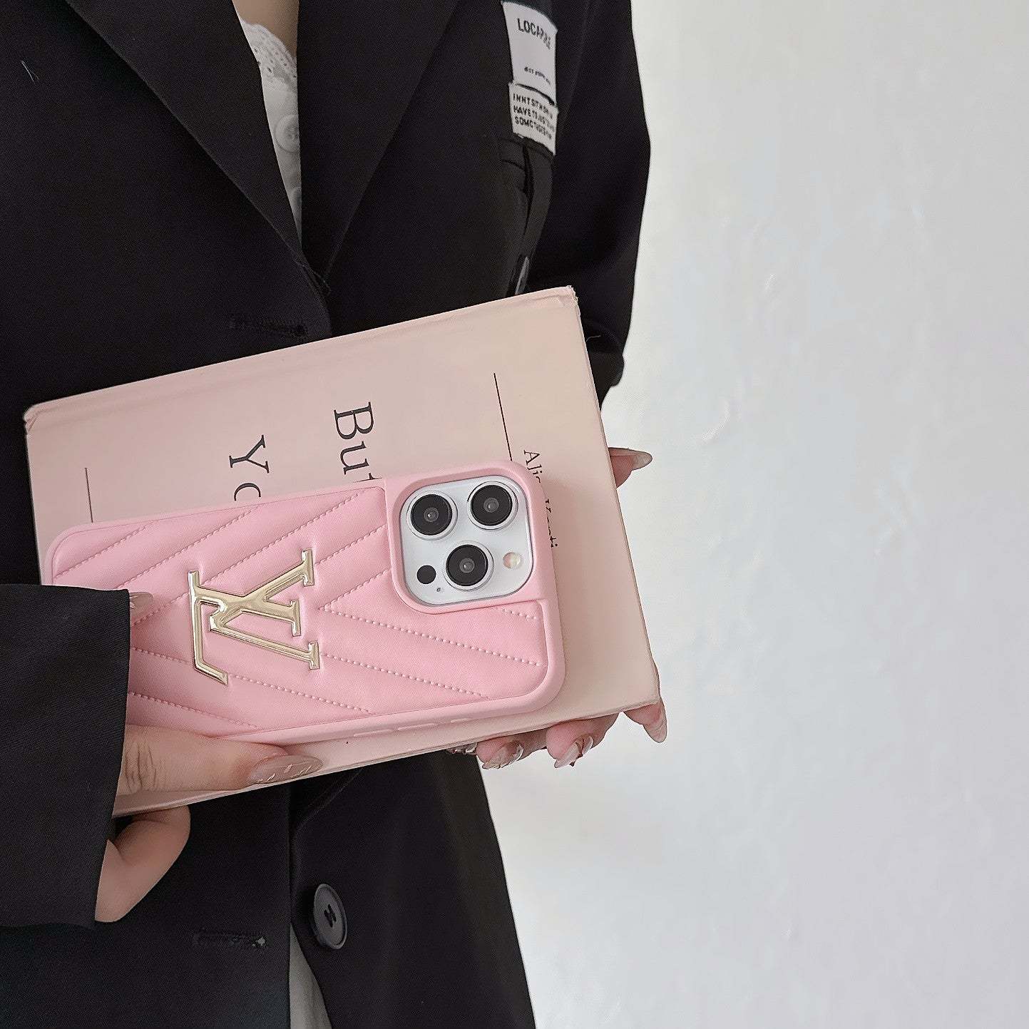 lou-leather-iphone-case-3321