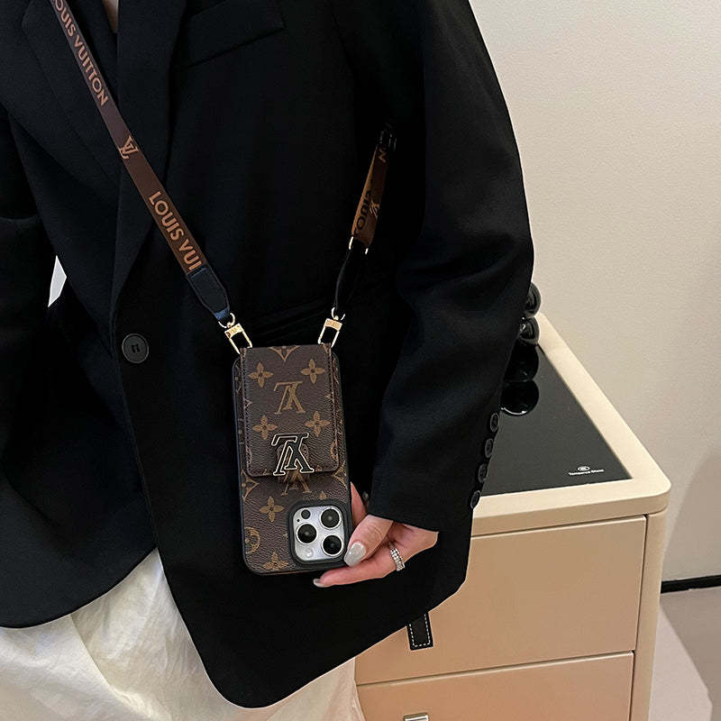 lou-card-bag-chain-iphone-case-3613