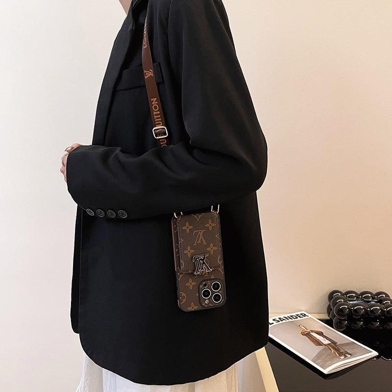 lou-card-bag-chain-iphone-case-3613