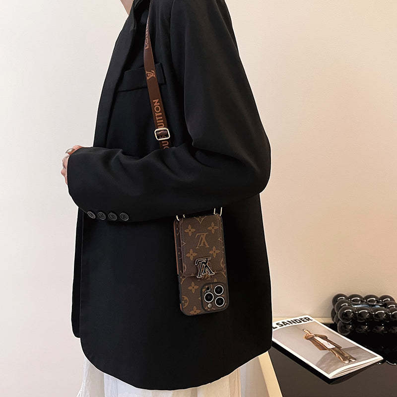 lou-card-bag-chain-iphone-case-3613